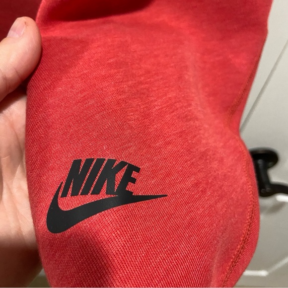 $135 Nike Tech Fleece 1/2 Zip Pullover - Light University Red - Picture 7 of 7
